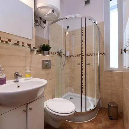 Na Starowce 아파트